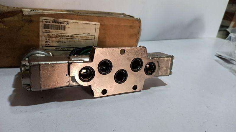 Versa VSG-4532-MS1-XX-4120 Four-Way Valve Solenoid 2 Pos 120V 60Hz