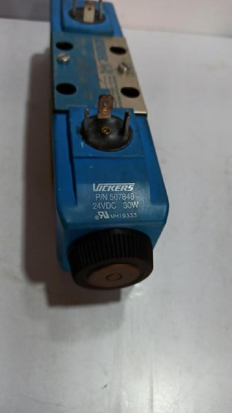 Vickers Direction Control Valve DG4V-3-6C-M-U-H7-60