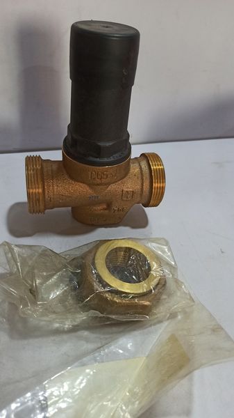 Honeywell DS05 Dial Set Pressure Regulating Valves 45805K64 w/ K06U1085 Nut