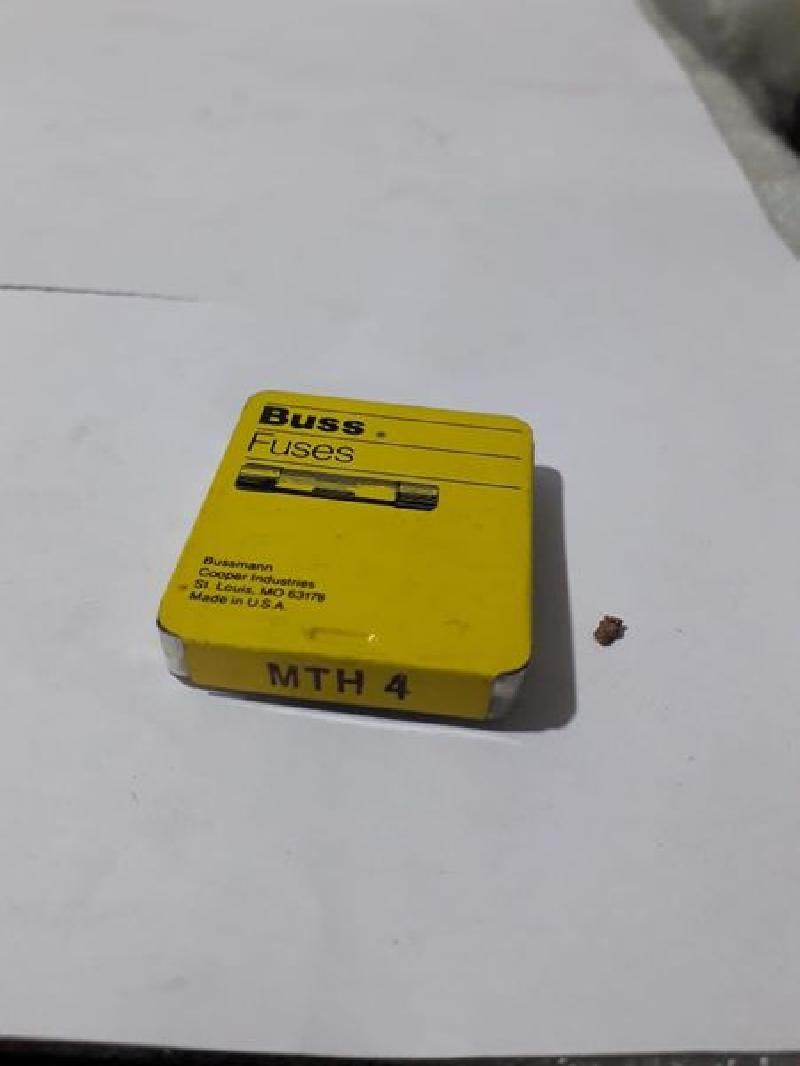 SET OF 5 BUSS FUSES MTH4 NEW