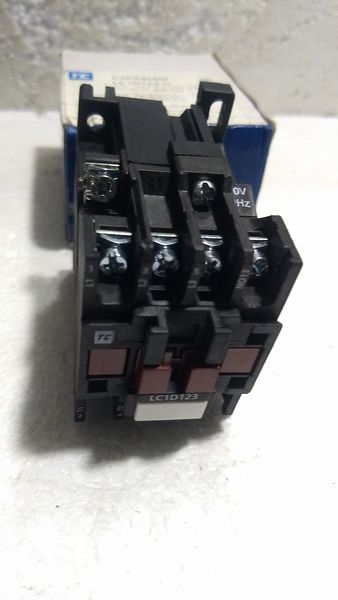 TC Contactor LC1D123U - AC3: 12A/5.5 kW 415V - Coil: 240V 50Hz