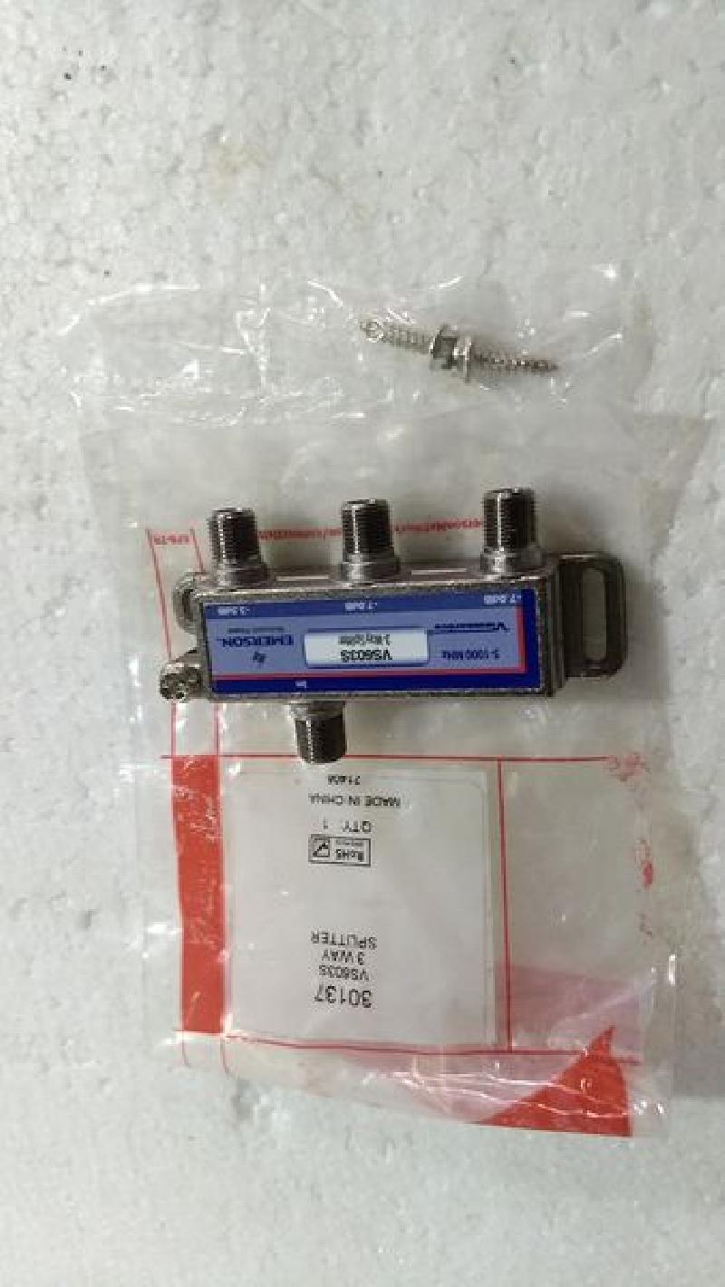 30137 Emerson VS603S 4-Way Splitter 5-1000 MHz Viewsonics