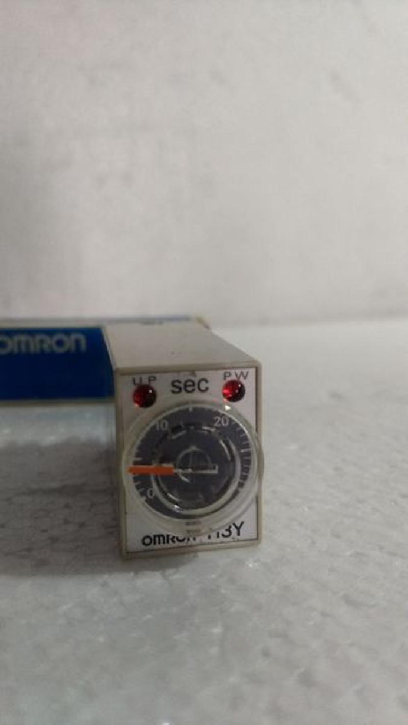 Omron H3Y-2 Timer 200VAC 5A - 250VAC Resistive