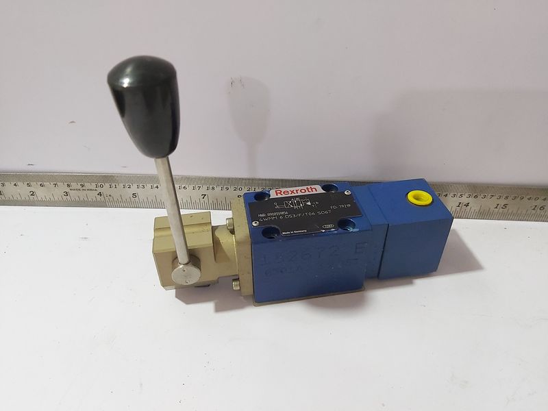 REXROTH 4WM6D53/F/T06S067 directional valve, with hand lever actuation 4WMM 6 D5