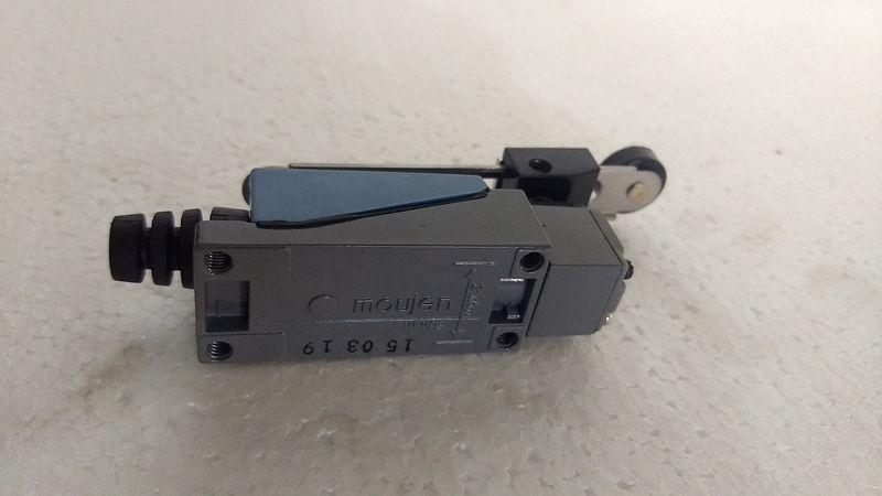 Moujen ME-8108 Mini Limit Switch 5Amp 250VAC 115VDC ME8108