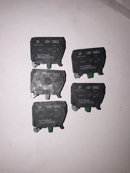 Schneider ZBE-101 Contact Block New 5Pcs Complete Lot Sale New