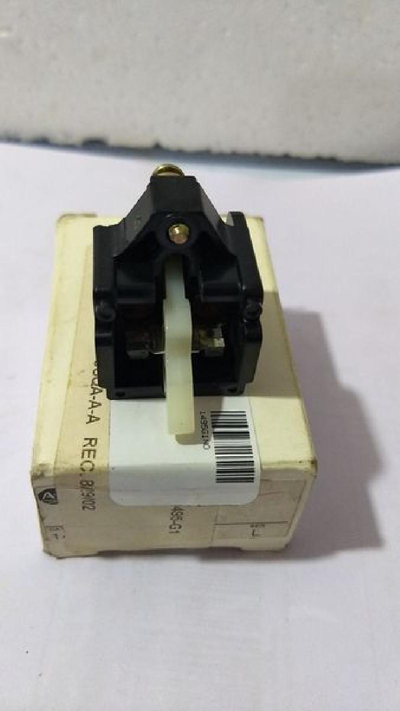 ALLEN BRADLEY AUXILIARY CONTACT 595-A FOR NEMA SIZE 0-5 SER-C NEW