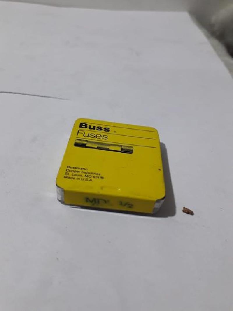 SET OF 5 BUSS FUSES MDL1 NEW