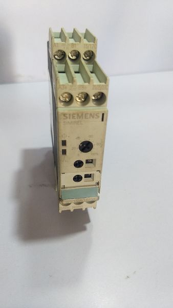 Siemens 3RP1505-1BP30 Timer Multifunction 3RP1505-1BP30