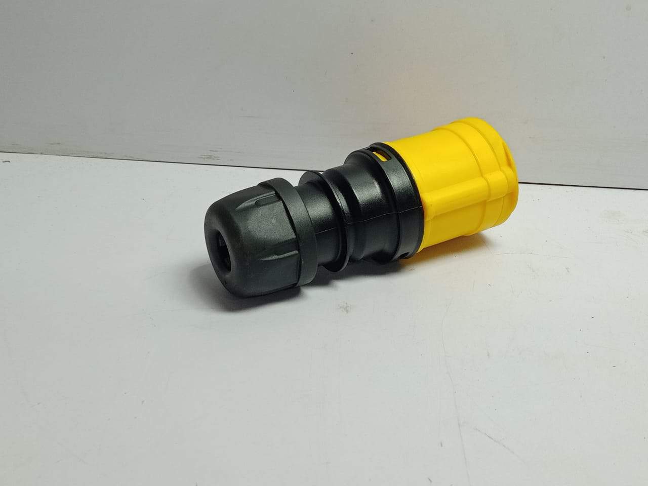 PCE 213 2P+E Connector Plug