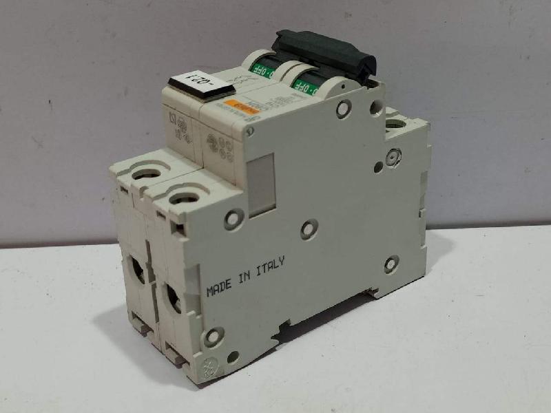 Merlin Gerin Multi 9 C60H C10 Circuit Breaker