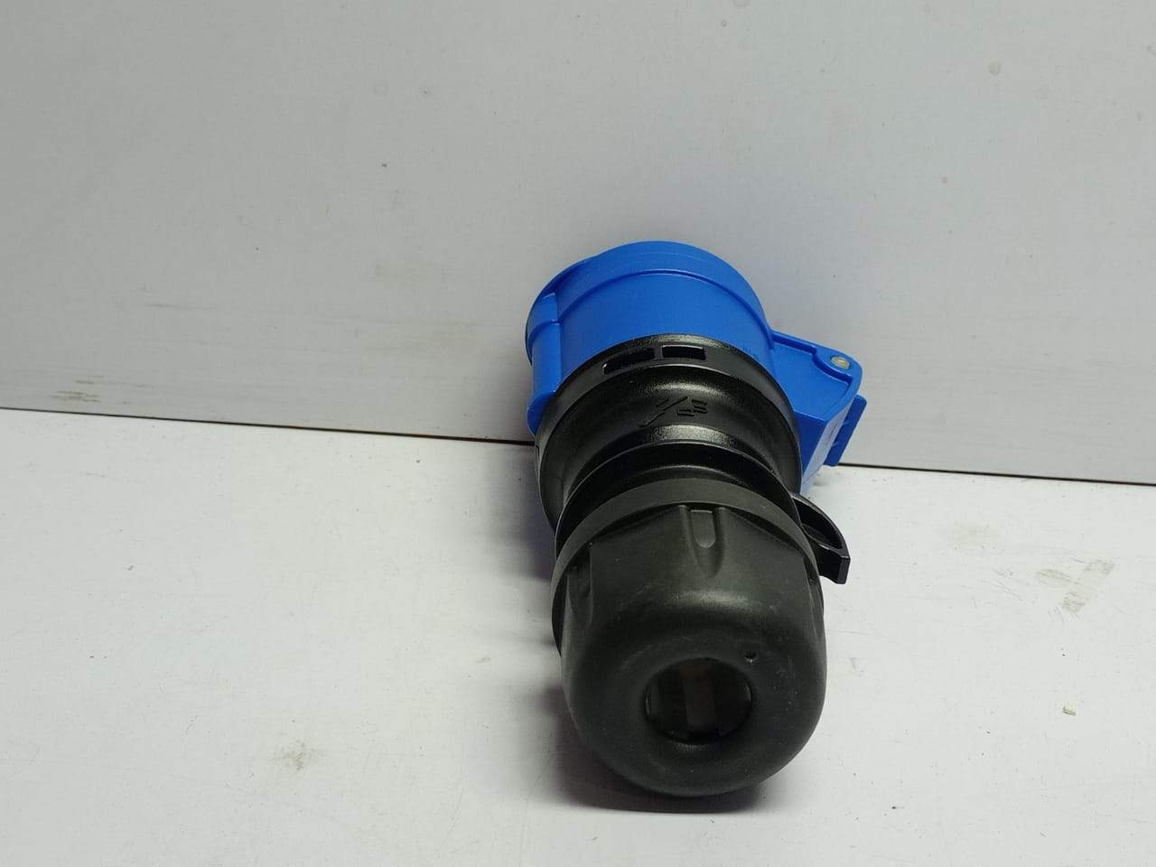 PCE 213 2P+E Connector Plug 16A-6h_220-2250V~