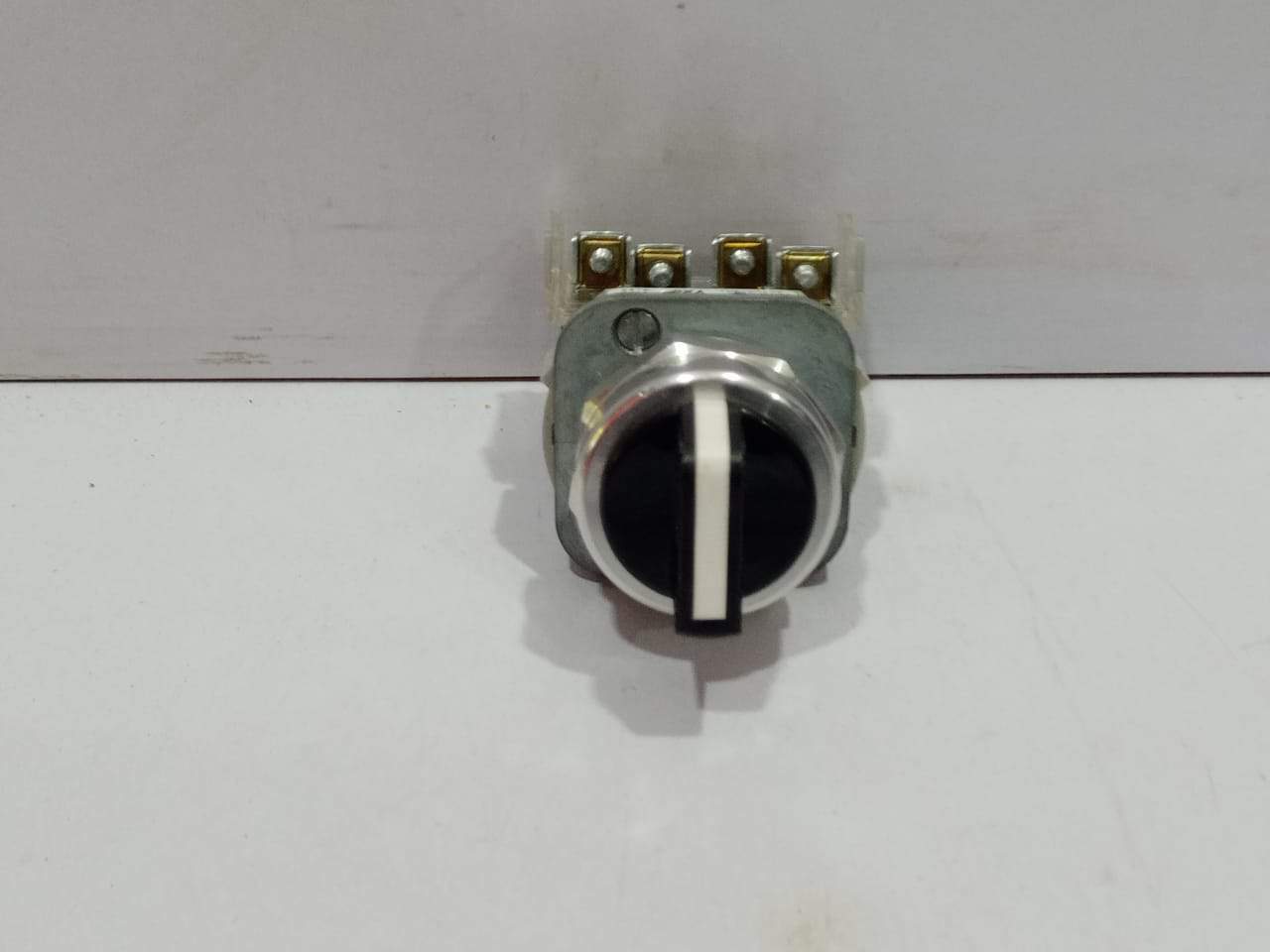 Allen Bradley 800T-J2 Ser T Selector Switch