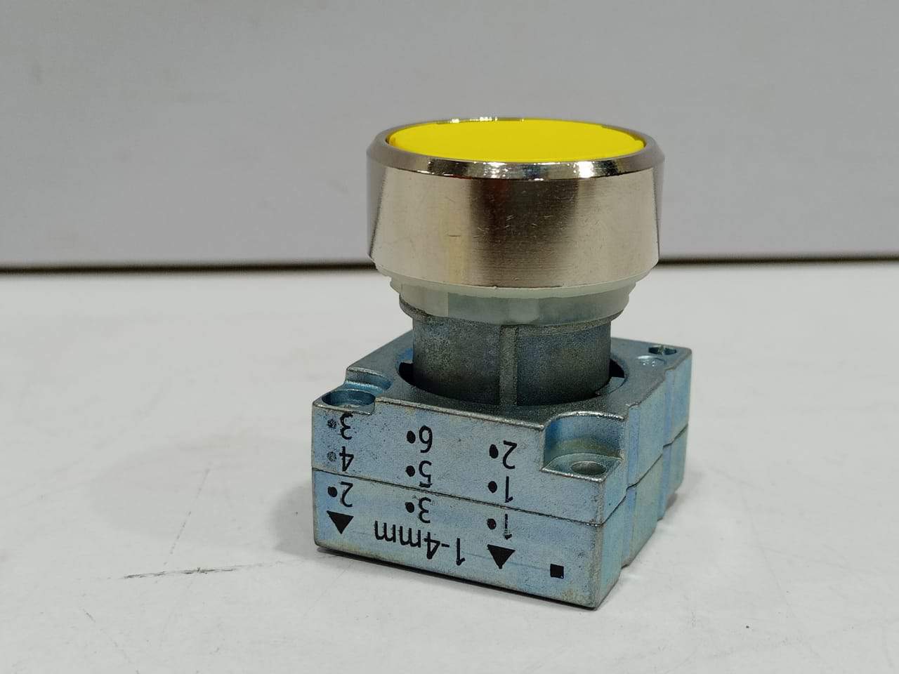 EFC SH06012 Yellow Pushbutton