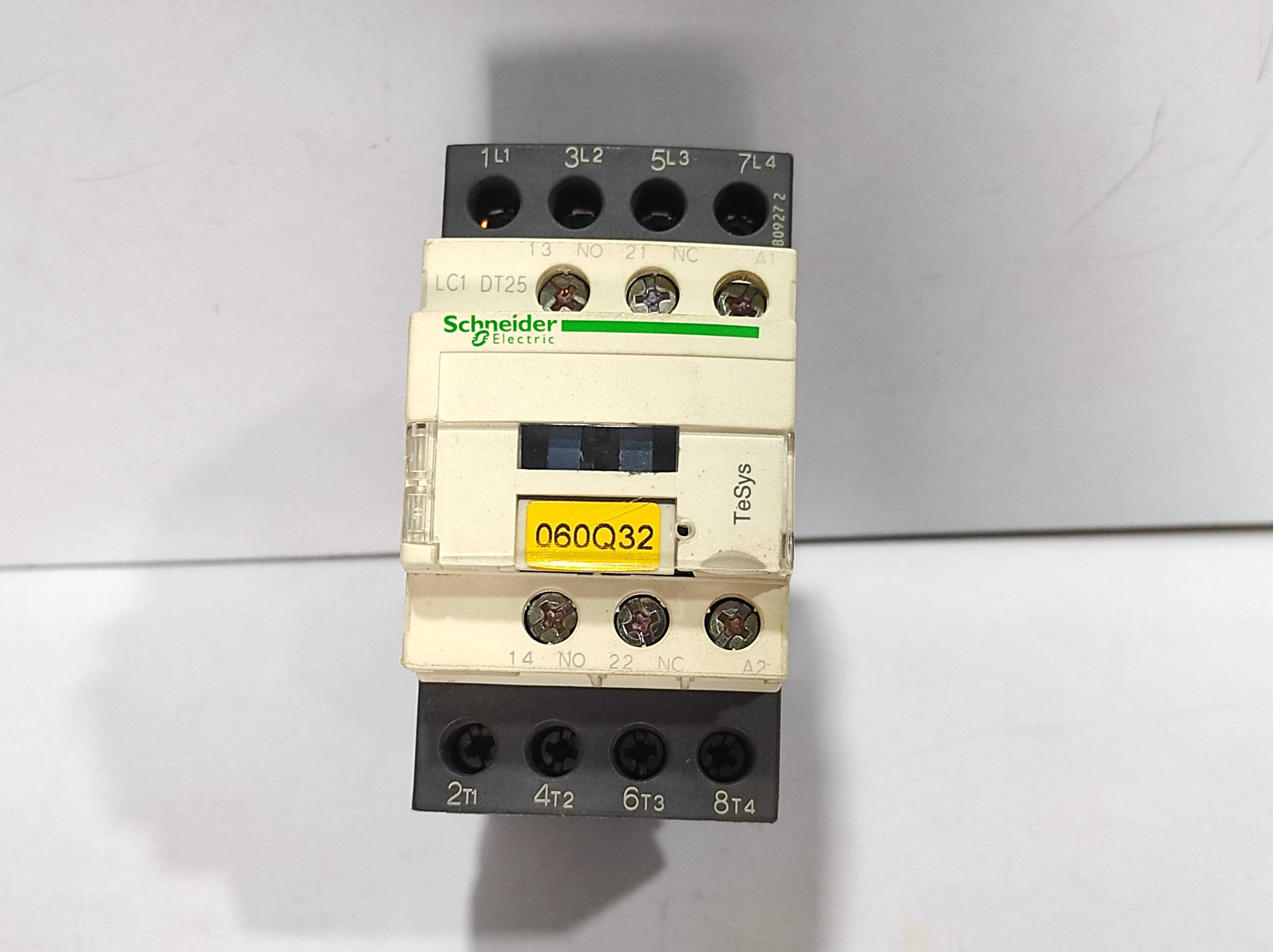 Schneider Electric LC1DT25P7 Contactor 230V 50_60Hz