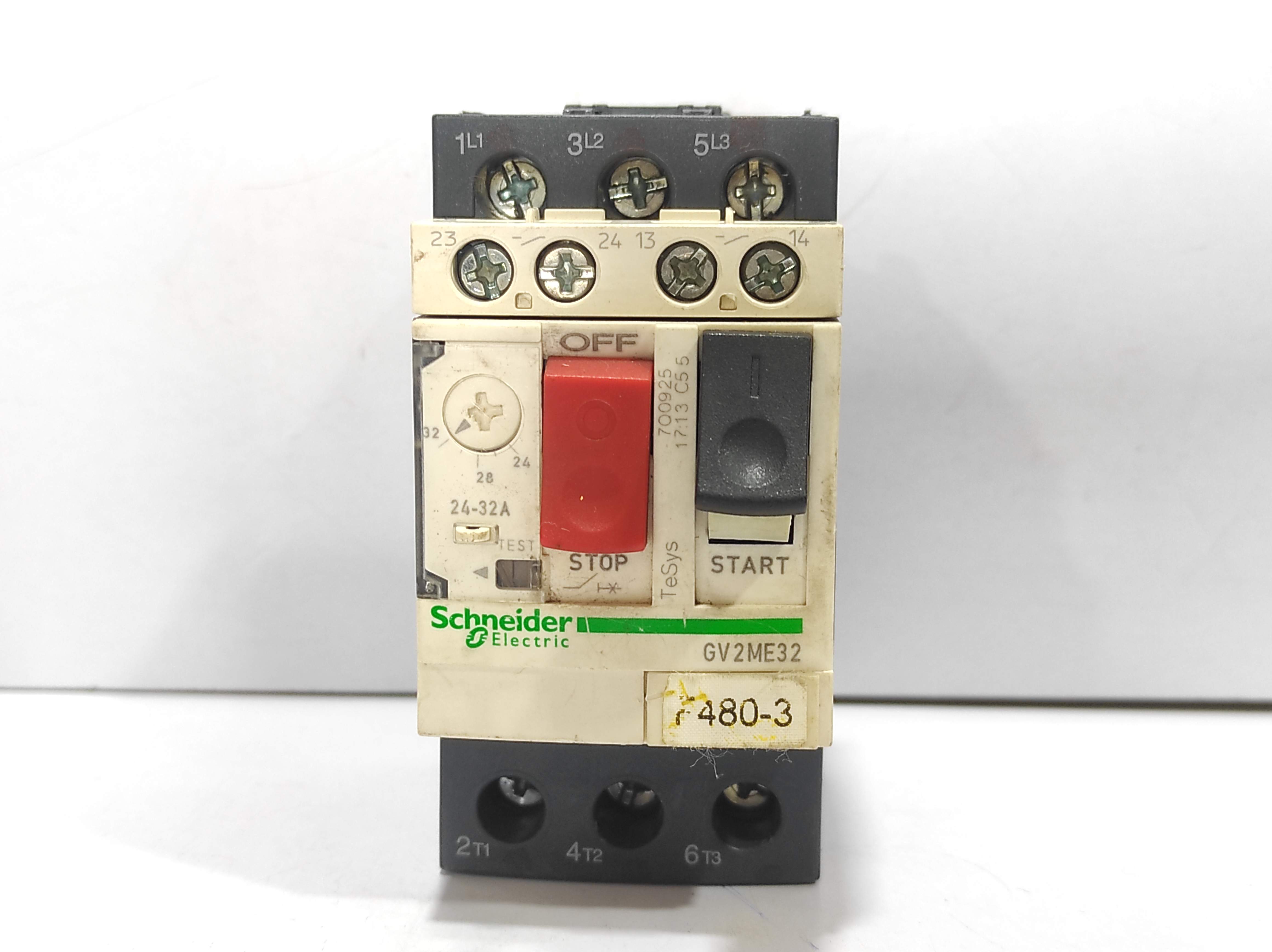 Schneider GV2ME32 Motor Circuit Breaker 24-32A