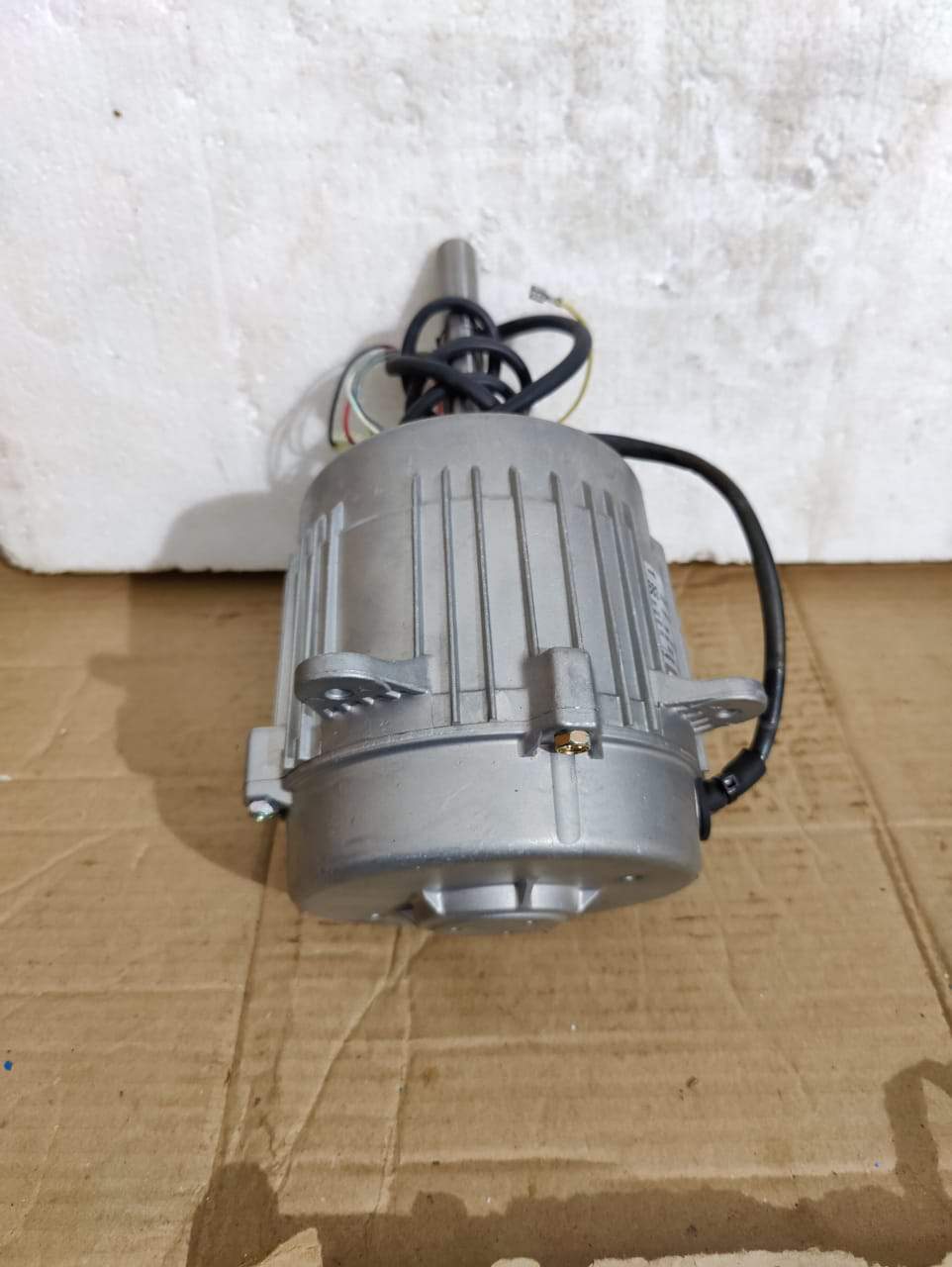 Daikin 1226735 Fan Motor 230W (S) CCW6835AD