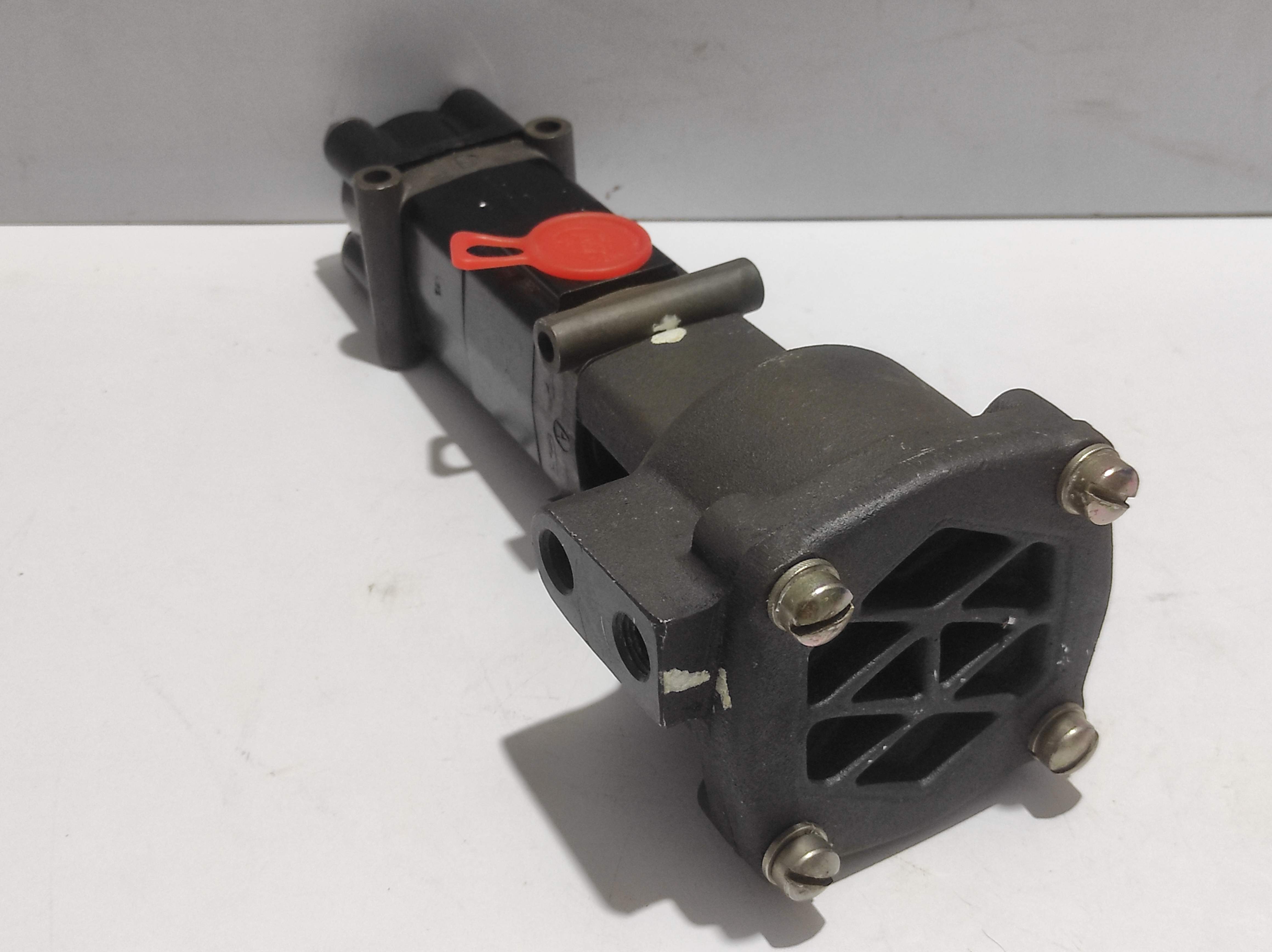 Rexroth R431008195 Pilotair Valve