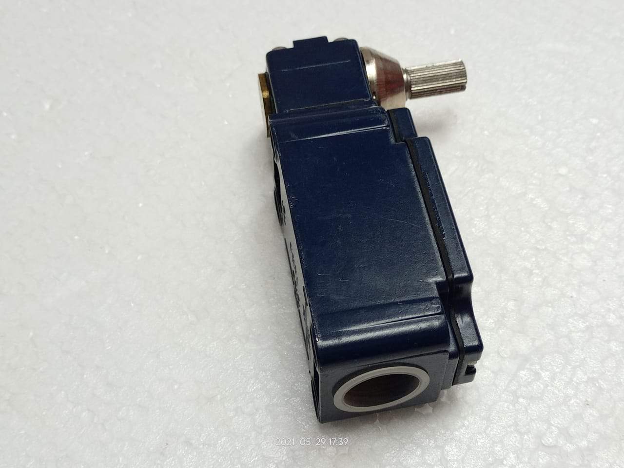 Schmersal MV3H 330-11y-RMS-1164 Limit Switch