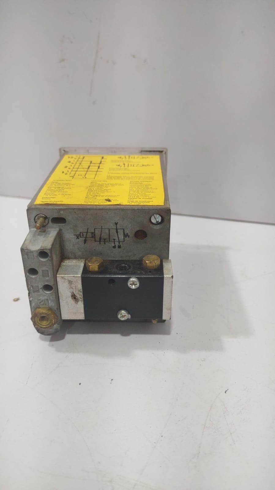 Bosch 0 820 215 102 Pneumatic Timer 0820215102