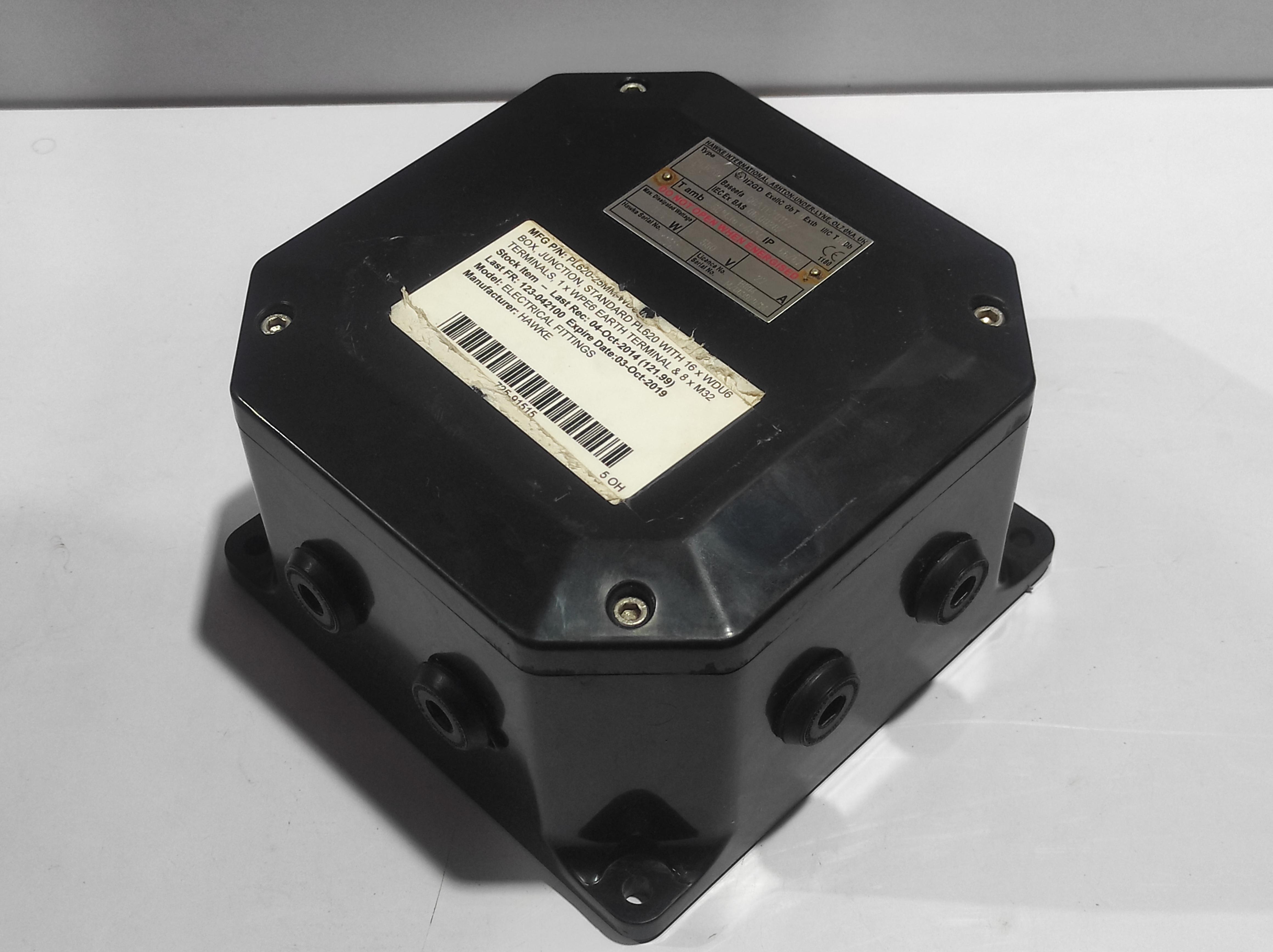 Hawke PL620 Enclosure 11.4W 550V 27A