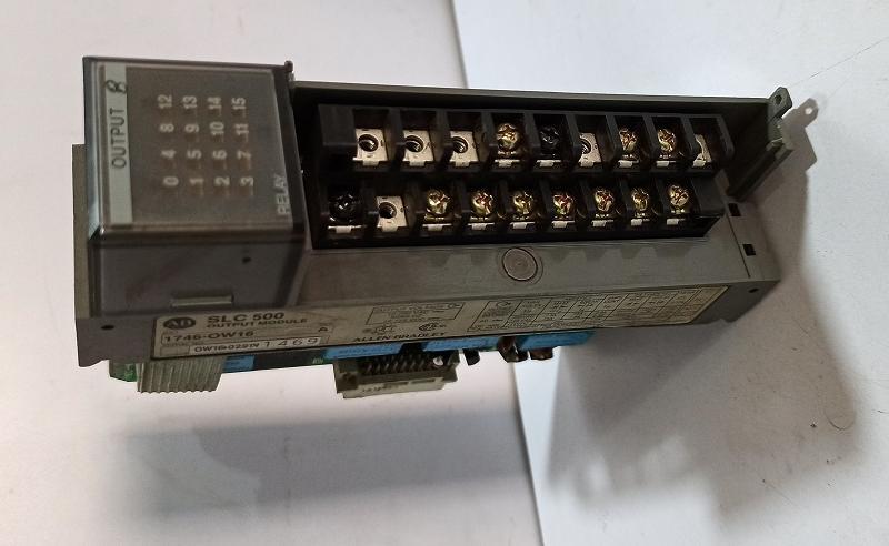 Allen Bradley 1746-OW16 /C SLC 500 Relay Output Module