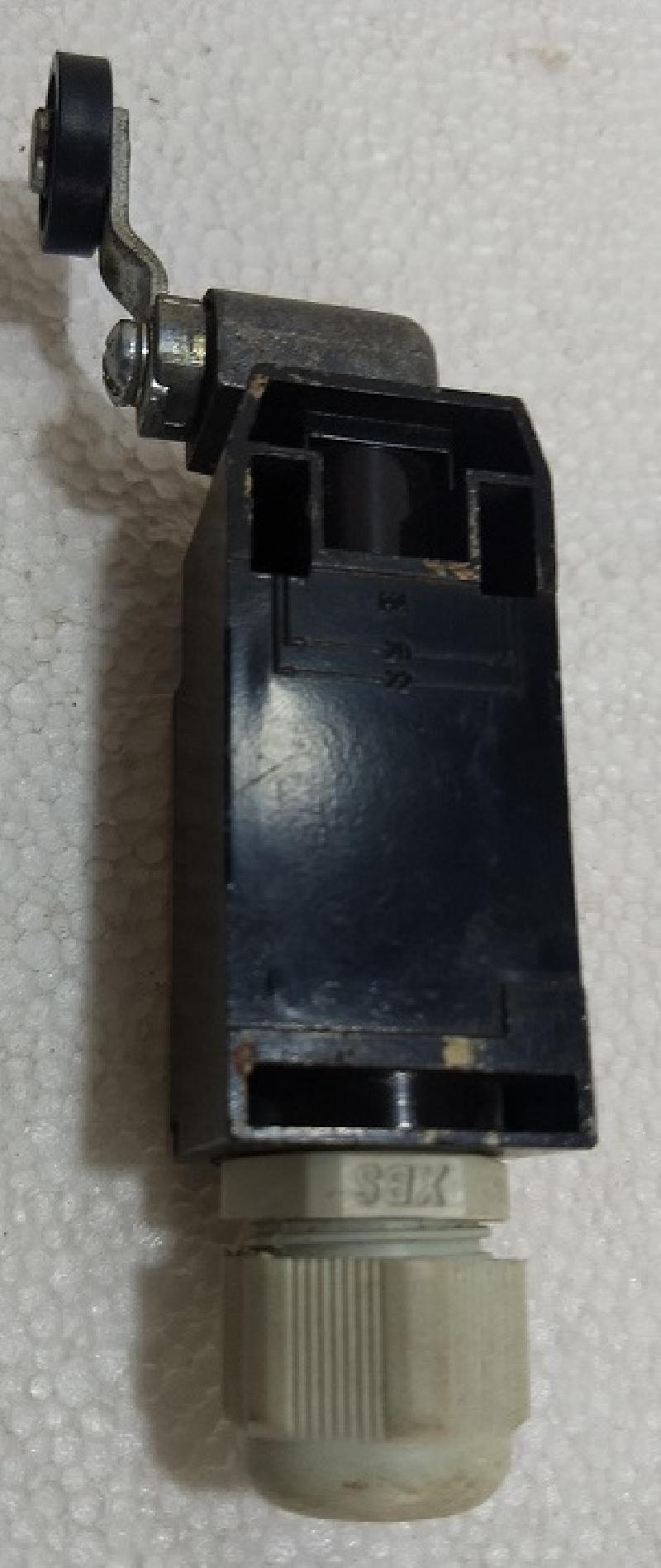 KXA - Lovato Limit Switch KMCMS11 - KX CM S11