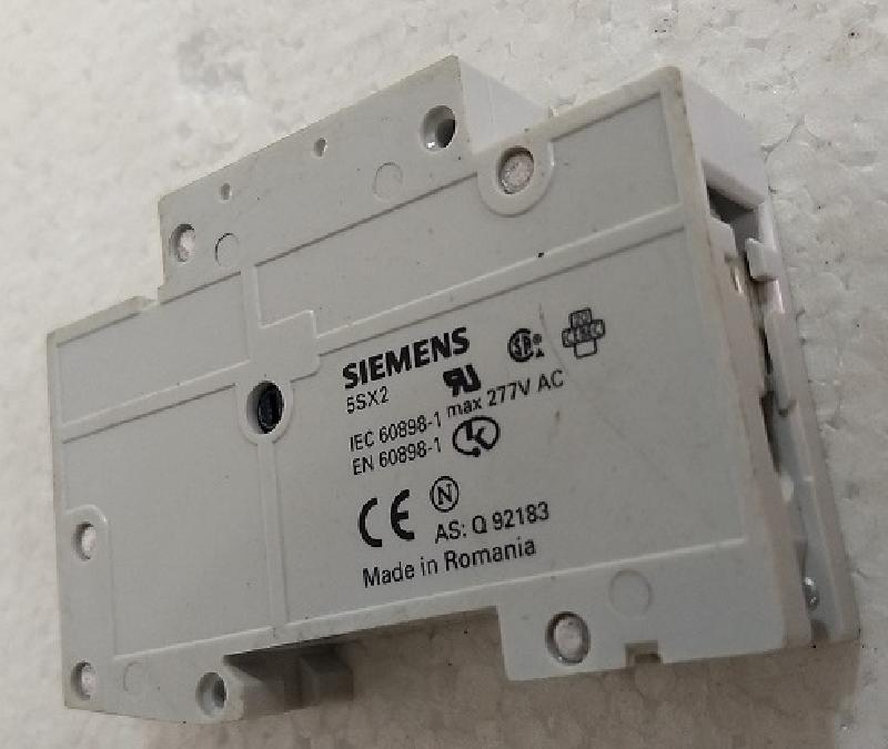 SIEMENS - 5SX21 CIRCUIT BREAKER - 10 AMP - 277 VOLT - SINGLE POLE