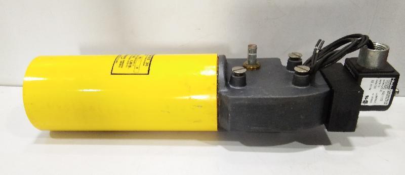 FLOWSERVE MODEL B 34SN R PNEUMATIC VALVE ACTUATOR WITH PARKER 7131Z002 N0C111C2