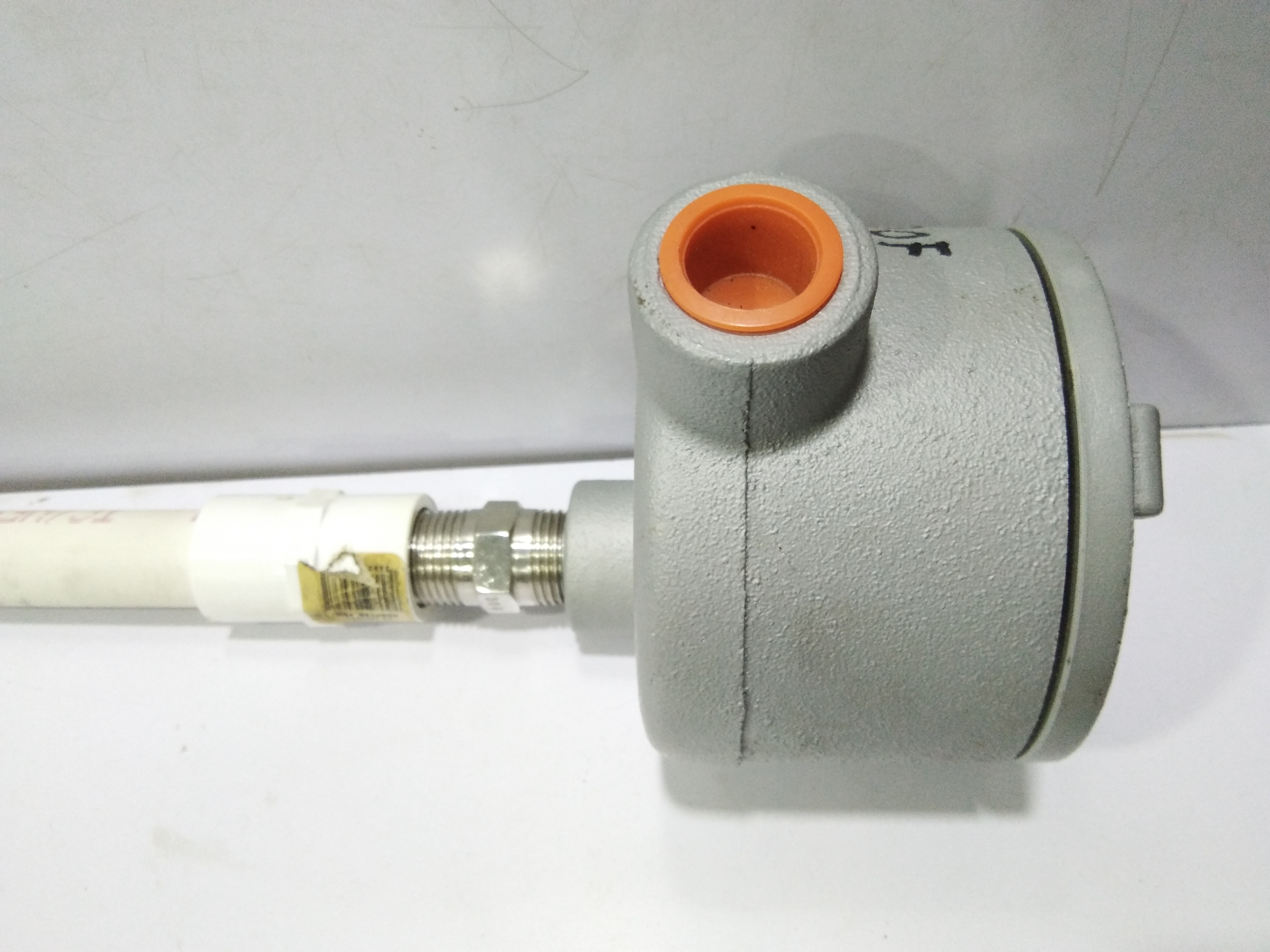 MTI RTD PT 0-200F SENSOR WITH APPLETON GR-EFHC SERIES JUNCTION BOX