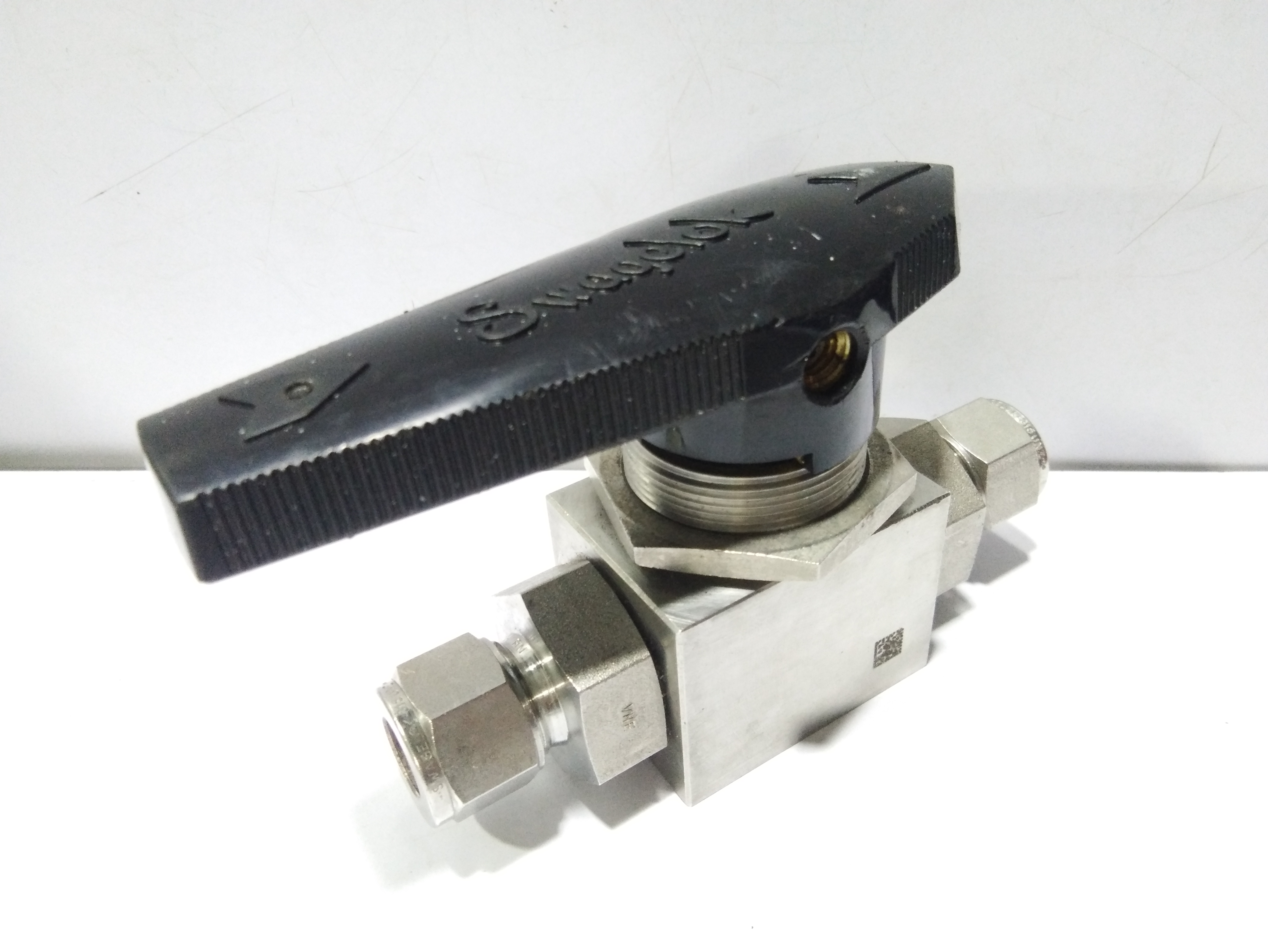 SWAGELOK SS-AFSS12MM VALVE