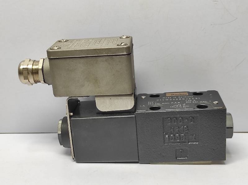 Parker D1VW030BNJEE91 & D14-2087D-29 Solenoid Valve