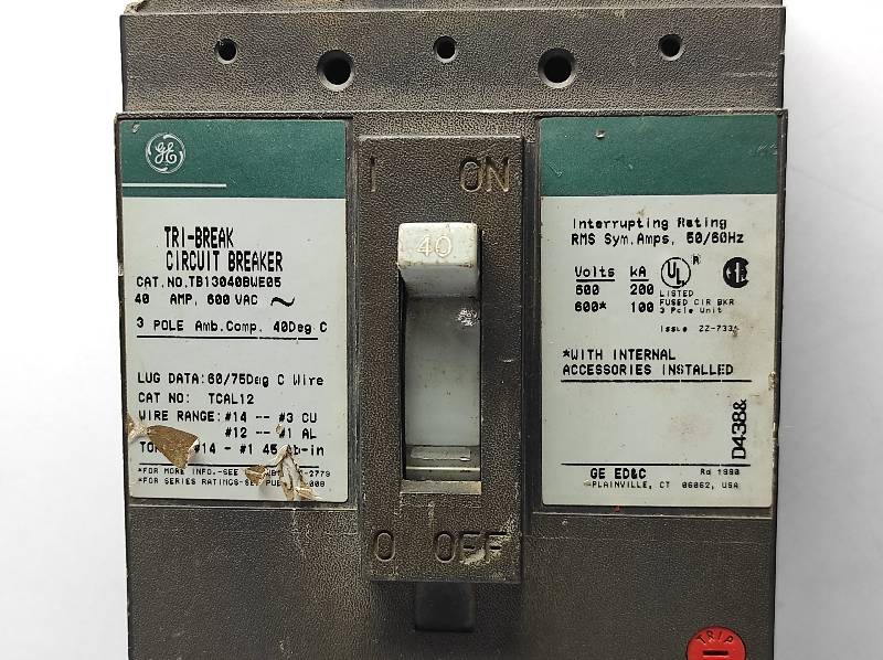 General Electric TB13040BWE05 Tri-Break Circuit Breaker