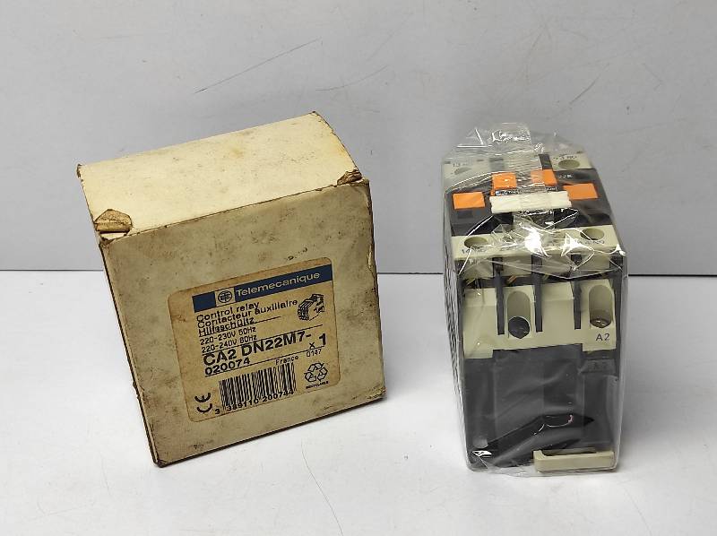 Telemecanique CA2 DN22M7 Control Relay CA2DN22M7