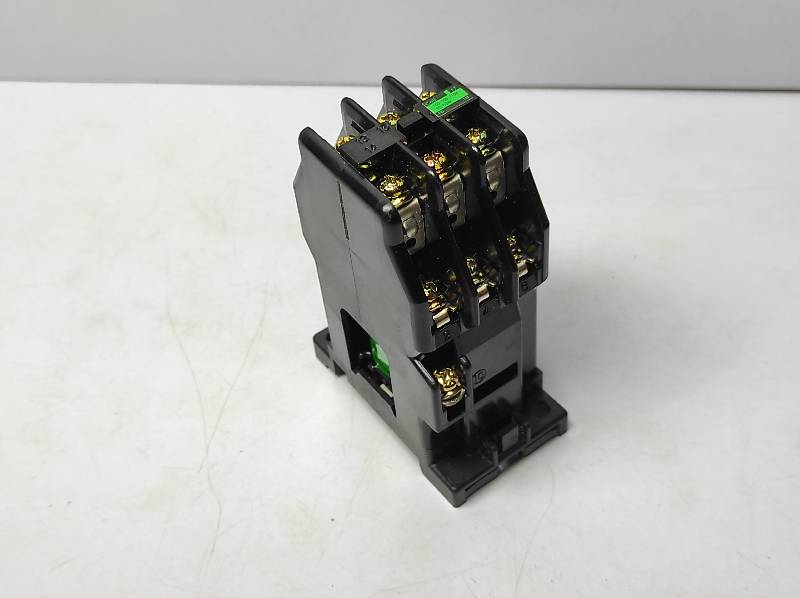 Fuji Electric SRC50-2U/X (6a) Auxiliary Relay 100/100-110V 50/60Hz