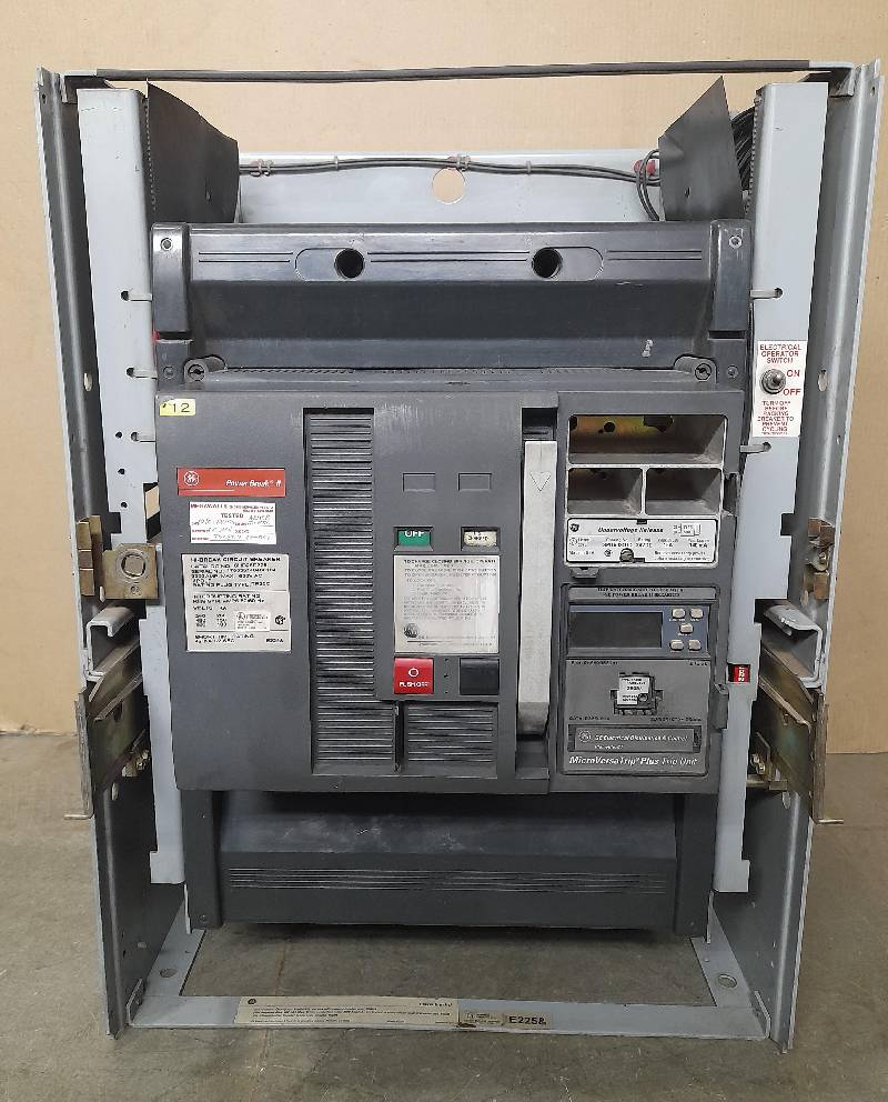 GE SHD25D325 Circuit Breaker 2500A Frame Rating & 2500A Trip Unit & SPUV024DC