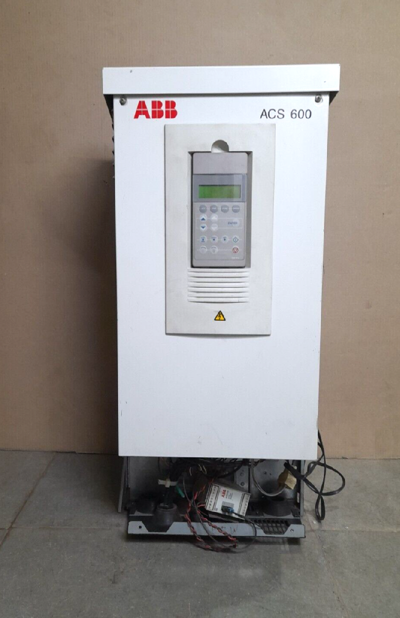 ABB ACS600 ACS61100255 D00E1200901 AC Drive ACS61100255D00E1200901 Code 64598392