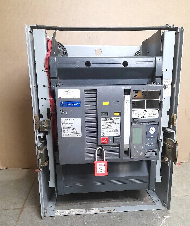 GE SSD30G330 Circuit Breaker 3000A Frame Rating & 3000A Trip Unit & SPUV024DC