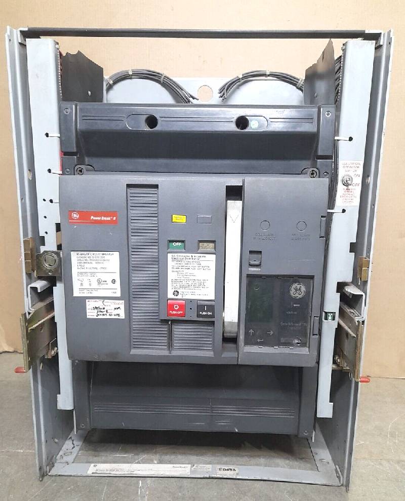 GE SHD30G330 Circuit Breaker 3000A Frame Rating & 3000A Trip Unit & SPUV024DC