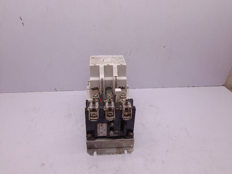 Cutler Hammer A200M4CX Motor Control Starter 5250C84G07 Model K 480V60Hz 440V50Hz