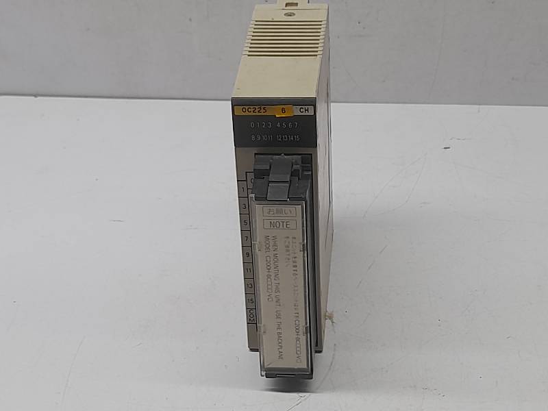 Omron C200H-0C225 Output Unit 250VAC/24VDC 2A/Point 8A/Point