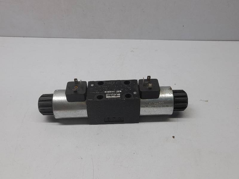 Parker 4D01 3207 0302 C1G0Q G3 Directional Control Valve S1-024000 Coil 24VDC