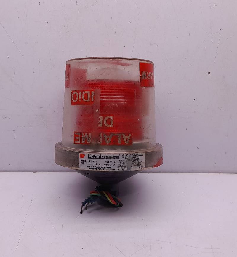 Federal Signal Electraray 225XST Ser A Red Strobe Light 12-24VDC 1.7-0.7A 