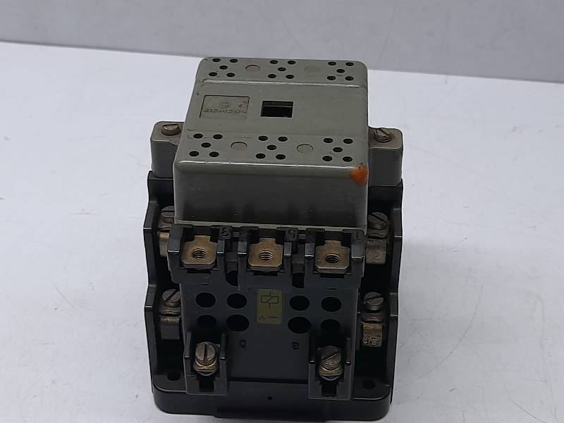 Siemens 3TA22 10-0A Contactor Ith2 45A Rat Cur 30A