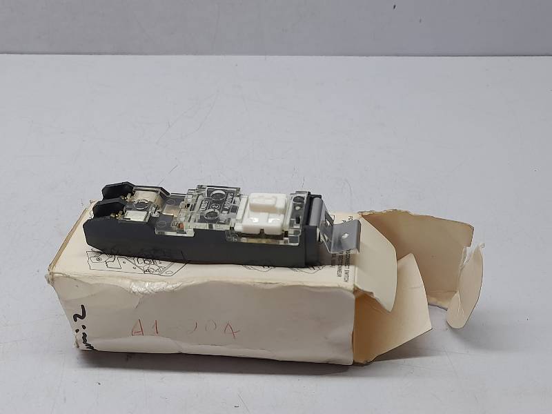 Allen Bradley 595-B Ser C Auxiliary Contact Siez 0-5