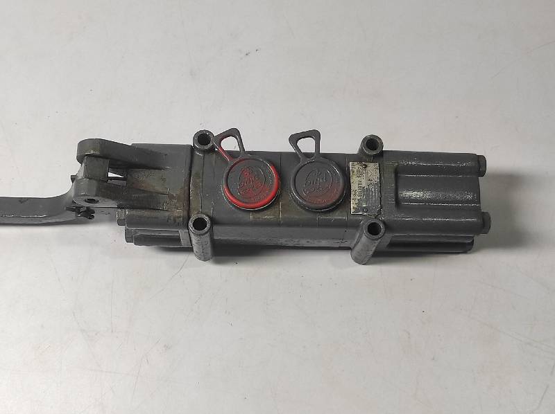 Wabco P-57583-1 Pilotair Valve P575831