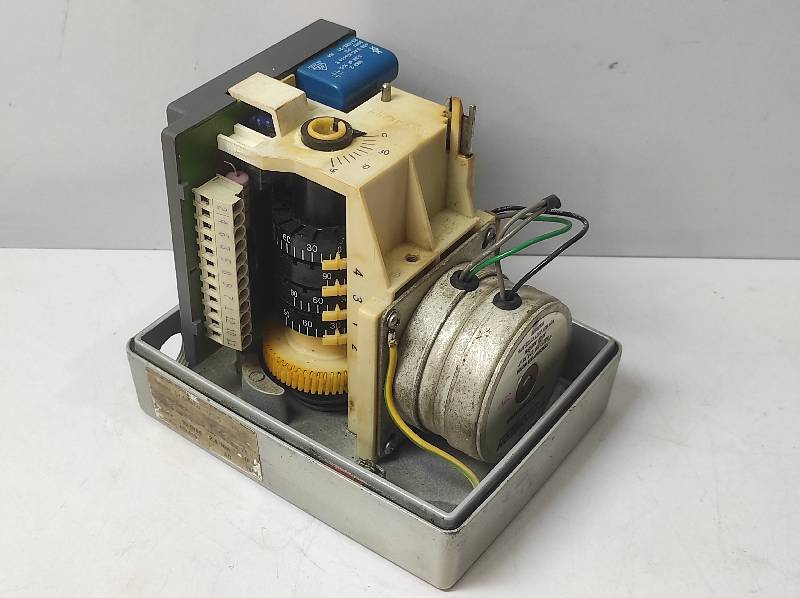 Bauser 1055/23 Servo Motor