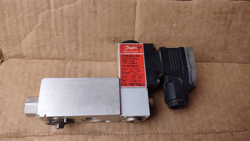 Danfoss MBV 5000-1101 Test Valve With Danfoss MBC 5100 Pressure Control Switch