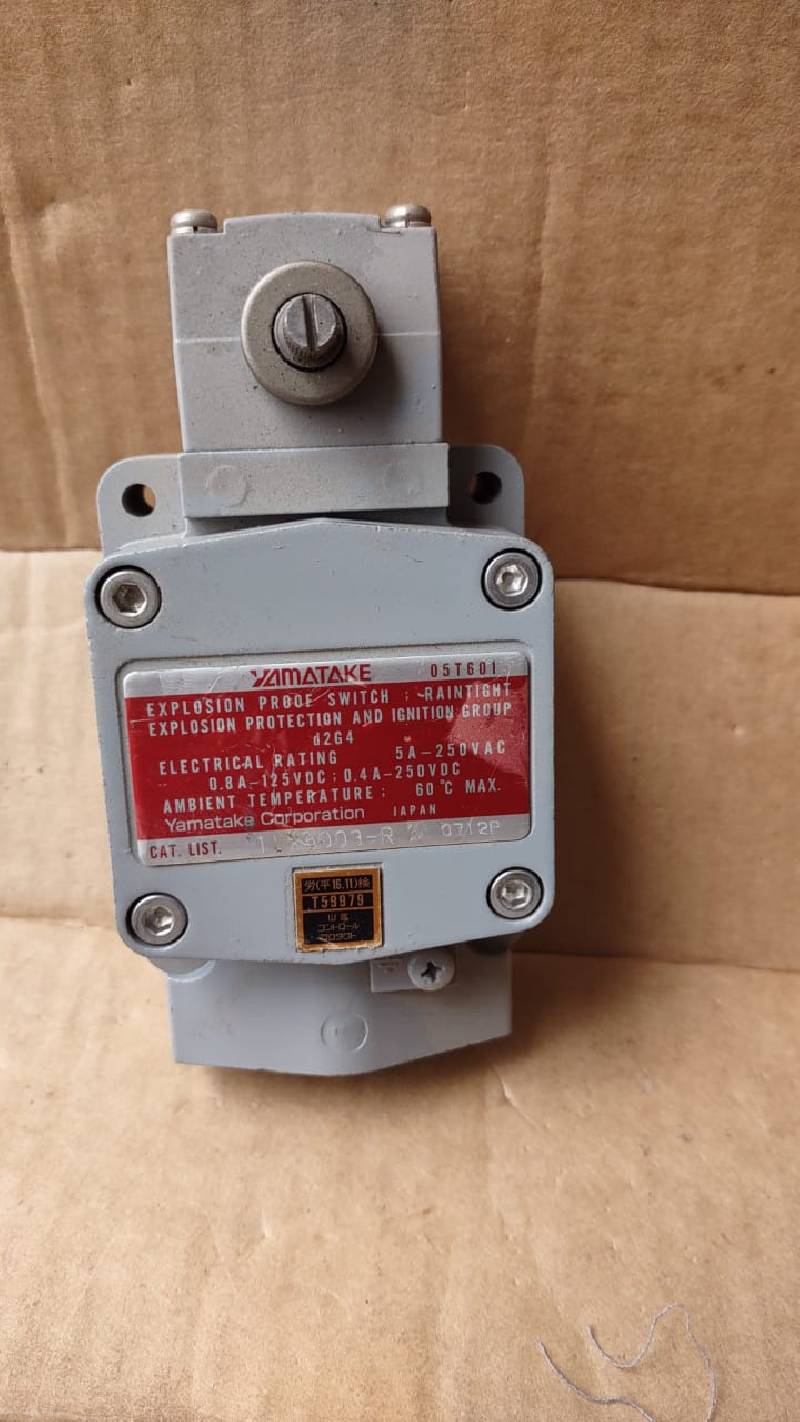 Yamatake 1LX5003-R Explosion Proof Switch Raintight