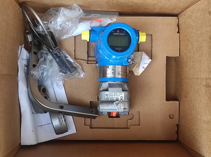 Rosemount 3051CD4F22A1KM6B4DFE8L4P1Q4Q8A01 Pressure Transmitter